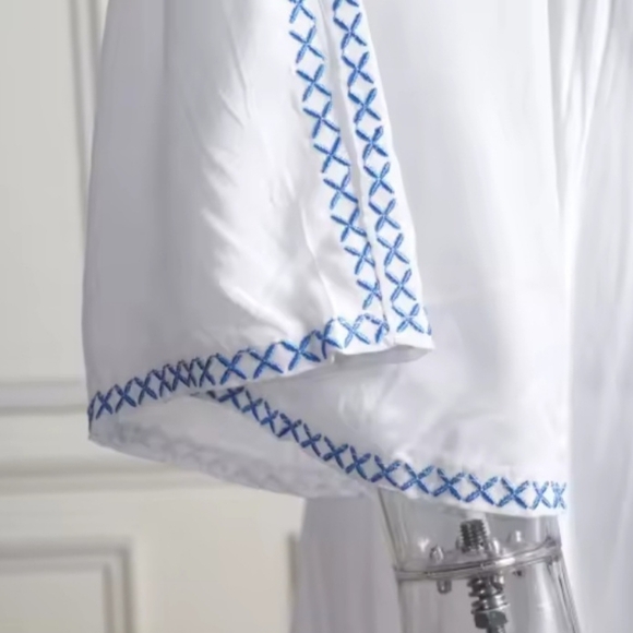 Elegant Reversible Floral Embroidered Long Sleeve Dress - Picture 9 of 16